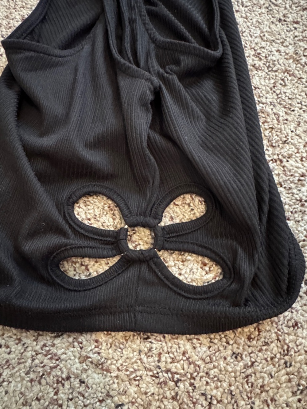 Cropped Ribbed Cutout Tank - Picture 2 of 2